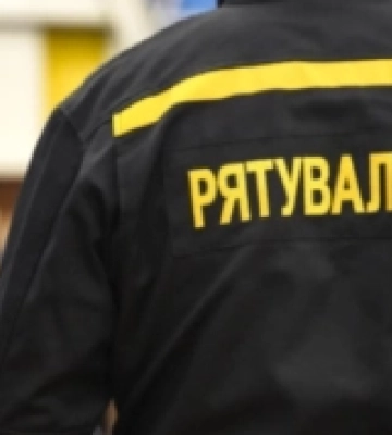 Пожежа та осине кубло: вараські рятувальники надали звіт за минулу добу