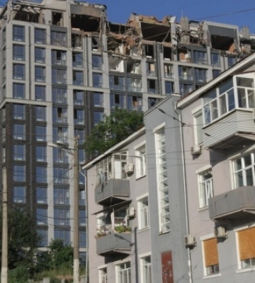 Ракетний удар по Дніпру: надійшли понад 60 заяв про пошкодження майна
