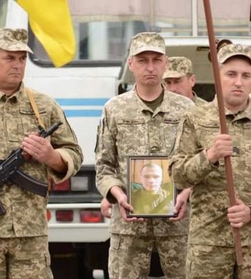 Рівняни попрощались з луганчанином,  який загинув на Донеччині, захищаючи Україну від рашистів