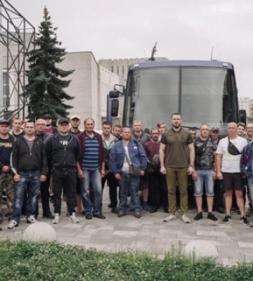 Допомагати херсонцям вирушила бригада комунальників із Полтавщини