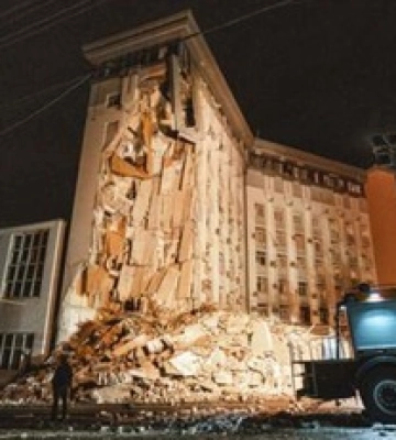 Були за 100 метрів від місця "прильоту": на відео потрапив звук вибуху в Дніпрі