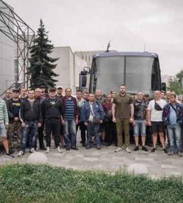 Допомагати херсонцям вирушила бригада комунальників із Полтавщини