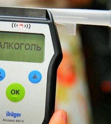 У Луцькому районі п&#039;яний на ВАЗі влупився у припарковану «тойоту»