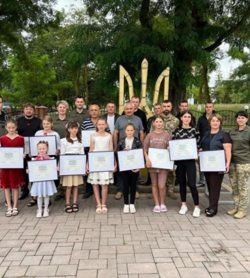 Діти з Рівненщини отримали нагороди від Валерія Залужного