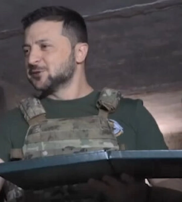 Зеленський відвідав воїнів ССО на Бахмутському напрямку та привітав із професійним днем. ВIДЕО