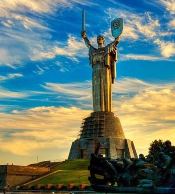 Монумент «Батьківщина-мати» у Києві перейменують на «Україна-мати»