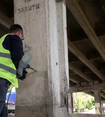 Бетон чи патріотизм? Хто врятує міст через Устю