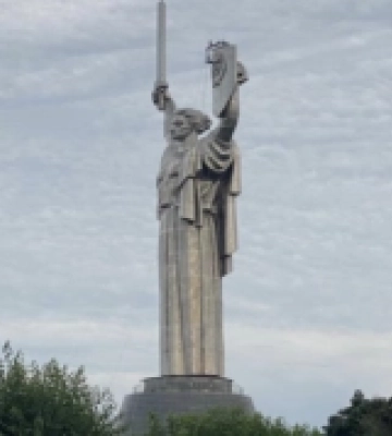 До Дня Незалежності монумент «Батьківщина-мати» у Києві хочуть перейменувати