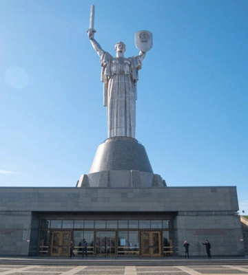 У Києві монумент «Батьківщина-мати» перейменують на «Україна-мати»