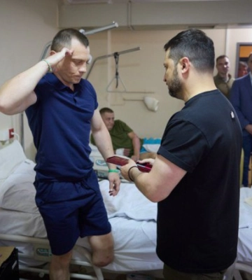 У Франківську Зеленський вручив військовим ордени &quot;За мужність&quot;