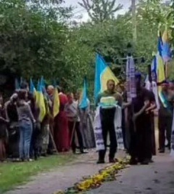 На Волині провели в останню путь Героя Олега Олеся