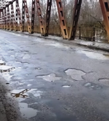 На Закарпатті під загрозою обвалу ще один стратегічний міст (відео)