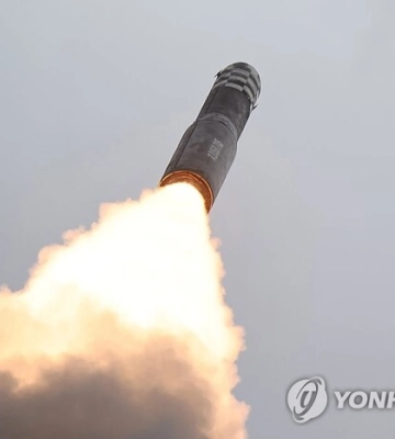 Зустріли атомний човен США: у КНДР випустили дві балістичні ракети