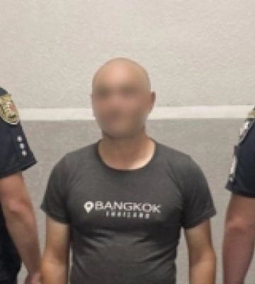 В Ужгороді поліція затримала зловмисника, який пограбував перехожого
