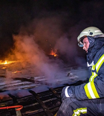 Рашисти завдали ракетного удару по Харкову: пошкоджено складські приміщення
