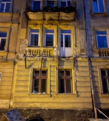 Вночі у Львові обвалися балкон будинку