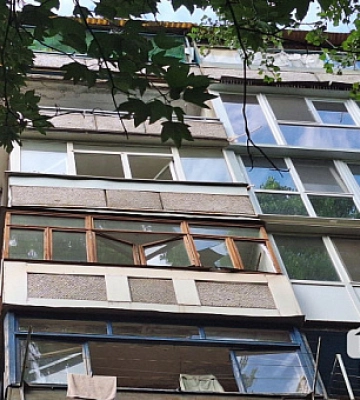 У Кривому Розі в сусідніх від епіцентру вибуху будинках повибивало вікна