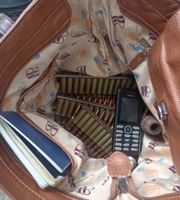 Понад сто набоїв в сумці: на Черкащині жінка ходила вулицею з боєприпасами