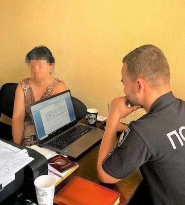 На Прикарпатті переселенка з Києва викрала двох дітей своєї подруги і побила сокирою третю. Фото