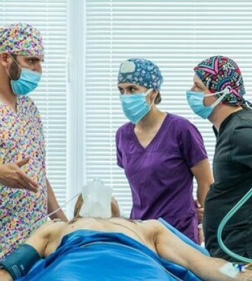 Чеські хірурги прооперують у Львові постраждалих від війни українців