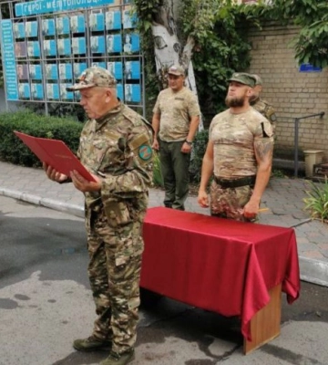 В оккупированном Мелитополе появился военком, а ополченцы каждый день снимаются в рекламных фильмах (фото, видео)