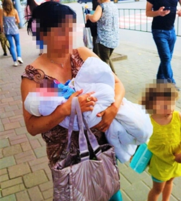 В Івано-Франківській області жінка викрала двох дітей знайомої. З’явилось відео