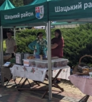 На Волині «працівник банку» так «захищав» картку клієнтки, що зняв із неї всі гроші