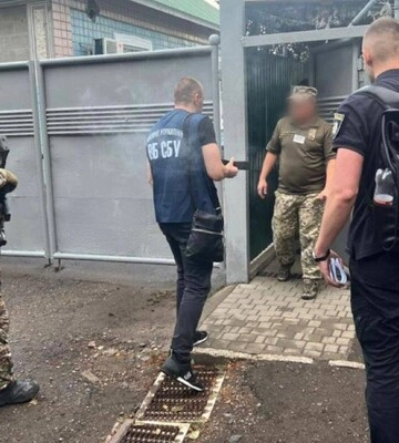 Обыски в десяти областях и Киеве: в Украине разоблачили масштабную схему уклонения от призыва