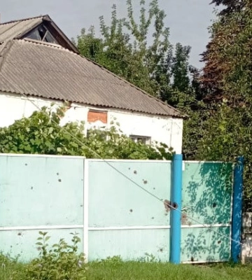 В результаті терористичних обстрілів Харківщини загинула жінка, а на Сумщині від дій окупантів зруйновано 5 будинків