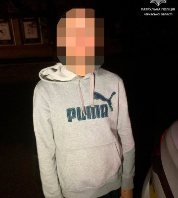 У Черкасах уночі зупинили чоловіка, який виявився у розшуку