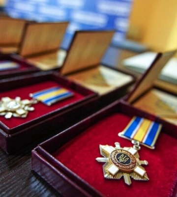 Президент відзначив нагородами 118 українських захисників, 79 з них – посмертно