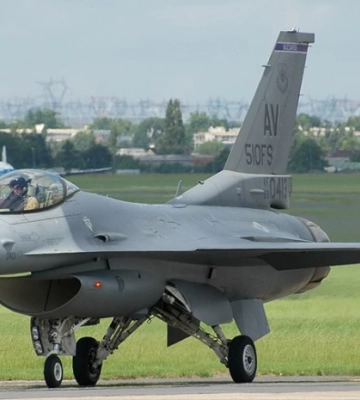 Зеленський заявив про початок навчання українських пілотів на F-16