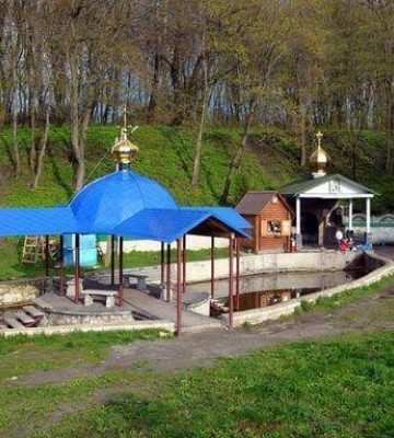 Цілющу воду з джерела на Рівненщині можна брати прихожанам усіх церков