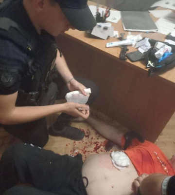У Марганці в приміщенні пенсійного фонду чоловік підірвав гранату