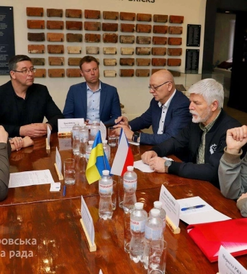 Президент Зеленский отметил сотрудничество Днепра с Чехией