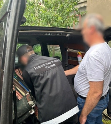 На Волині банда виготовляла і продавала липові документи для виїзду за кордон 