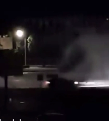 У Луцьку вночі водій влаштував дрифт біля історичного. Відео