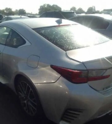 Во Львове нашелся свой Робин Гуд: похитил Lexus, чтобы отдать ВСУ