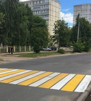 У Рівному багатотонна фура на пішохідному переході на смерть збила літню людину (ВІДЕО)
