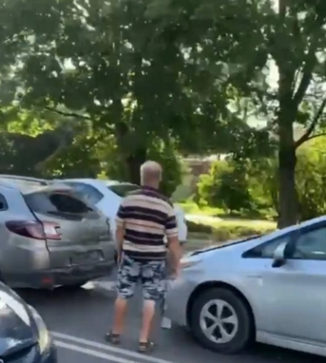 На виїзді з Луцька – аварія: рух ускладнений