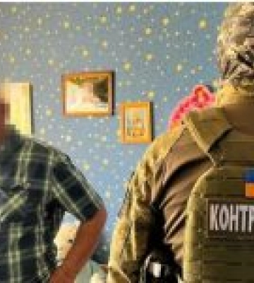СБУ затримала агента рф, який під дитячим ліжком у власній квартирі ховав зброю для вчинення терактів на Запоріжжі