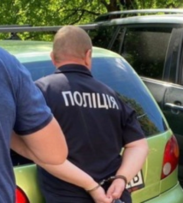Подозревается в изнасиловании 10-летней девочки: под Киевом задержали полицейского