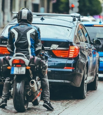 В Україні пропонують штрафувати водіїв гучних транспортних засобів