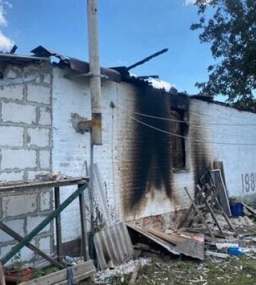 В результате вражеского обстрела Харьковщины повреждено здание фермерского хозяйства и частные дома. ФОТО