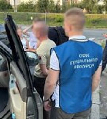 В Киеве задержали военкома, который помогал мужчинам бежать за границу. Фото и видео