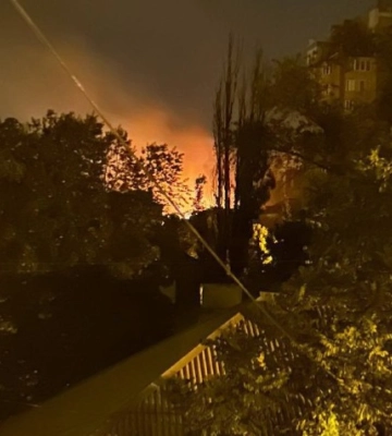 В Донецке прогремели взрывы: над городом виднеется зарево. Фото и видео