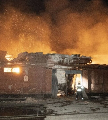 На Хмельниччині внаслідок удару виникла пожежа на елеваторі (ФОТО)