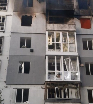 Внаслідок обстрілу армією РФ міста Оріхів сталася пожежа у дев’ятиповерховому житловому будинку