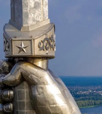 &quot;Це сталось&quot;: у Києві встановили тризуб на монументі &quot;Батьківщина-мати&quot;