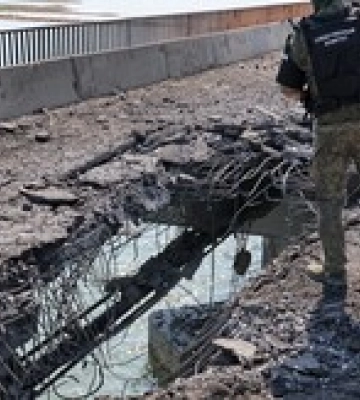 В районі Чонгара й Генічеська лунають вибухи: повідомляють про атаку по мостах